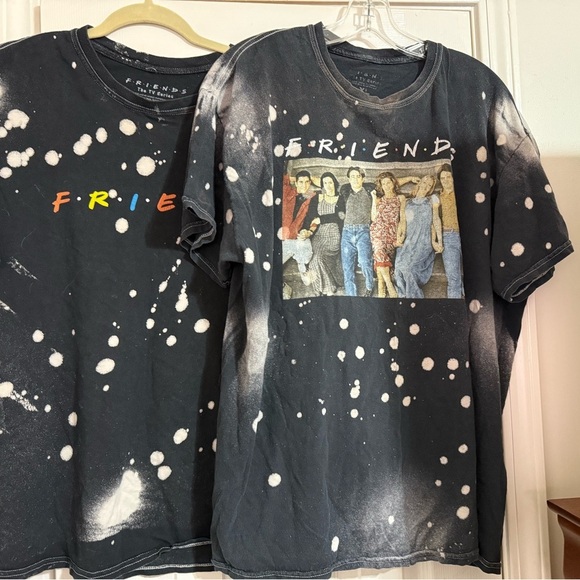 Bundle of 2 Friends Tee Shirts - Picture 2 of 9